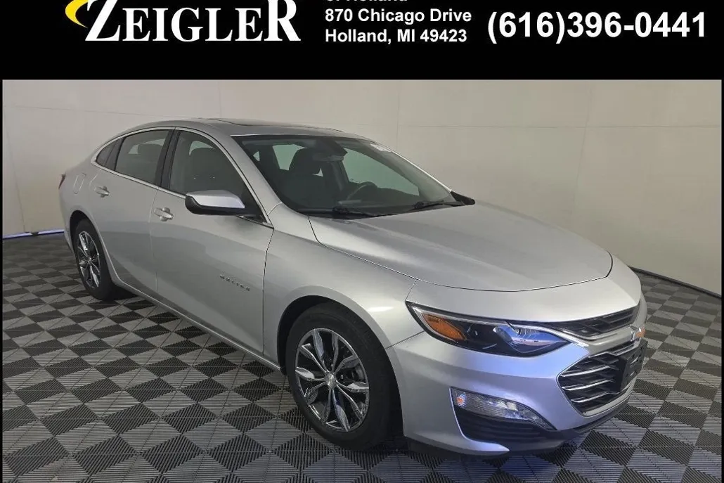 2022 Chevrolet Malibu 1LT photo 1