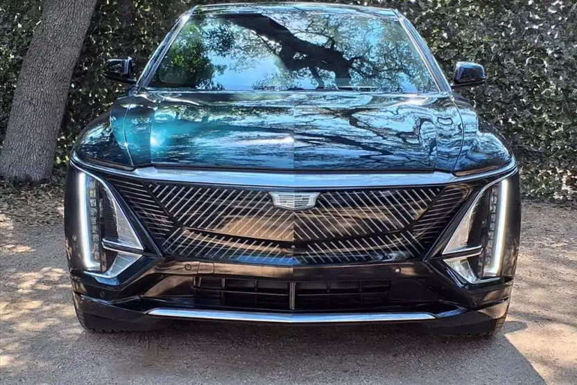 2024 Cadillac Lyriq Luxury photo 1