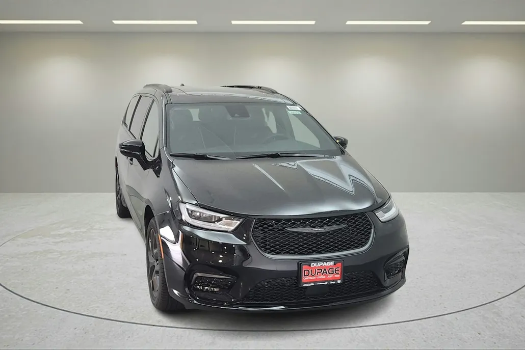 2026 Chrysler Pacifica Limited photo 2