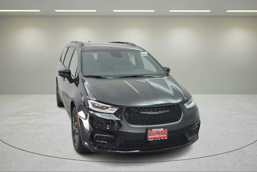 2026 Chrysler Pacifica Limited photo 2
