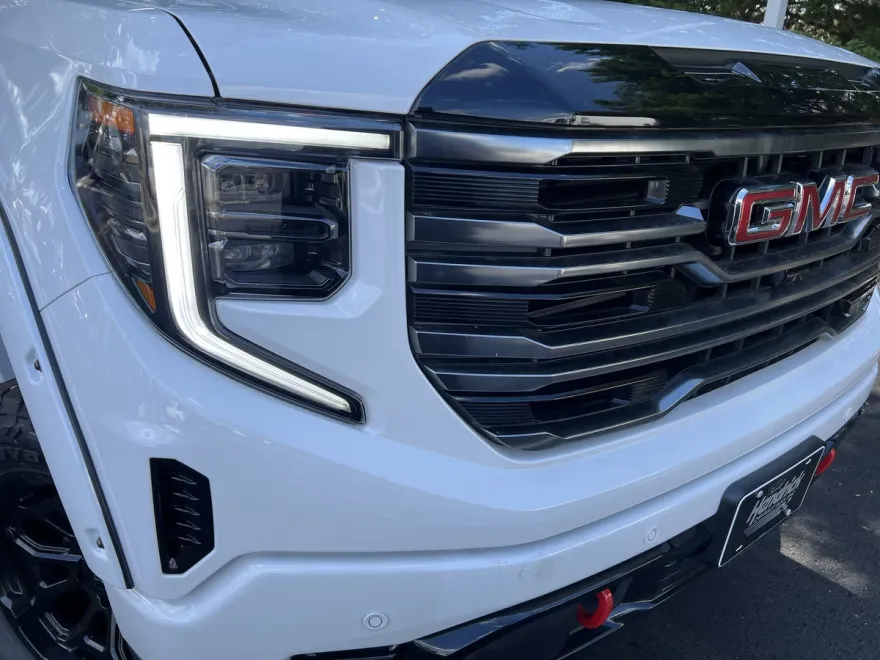 2025 Gmc Sierra AT4 photo 1