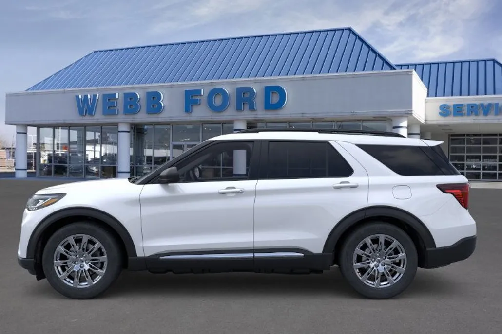 2025 Ford Explorer photo 1