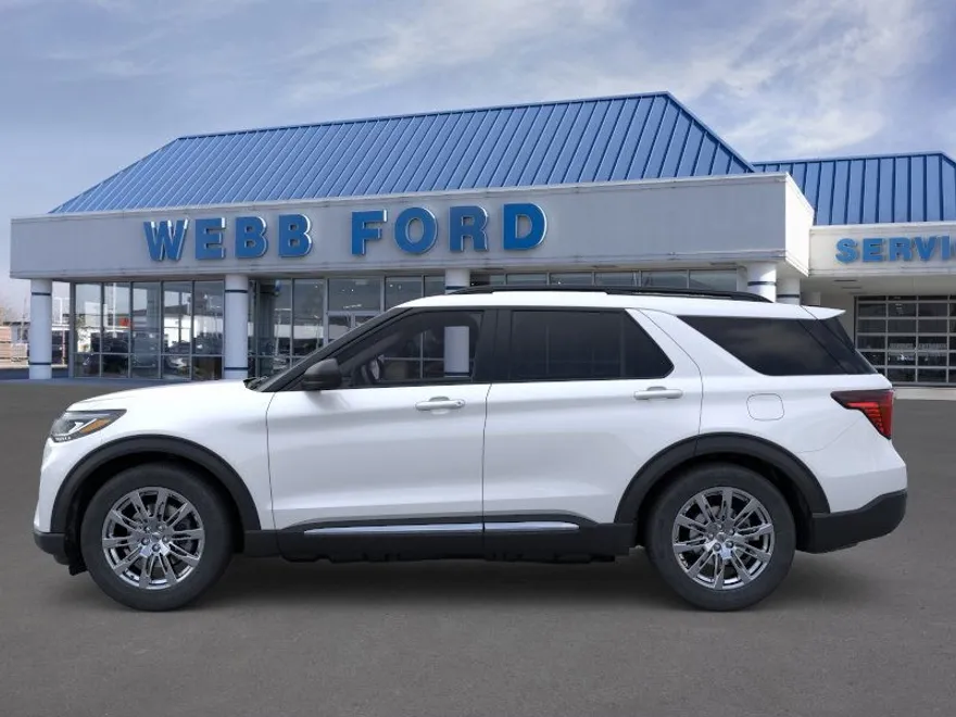 2025 Ford Explorer photo 1