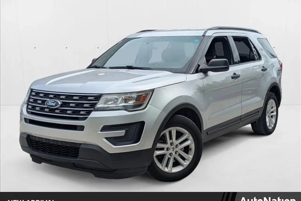 2017 Ford Explorer Base photo 1