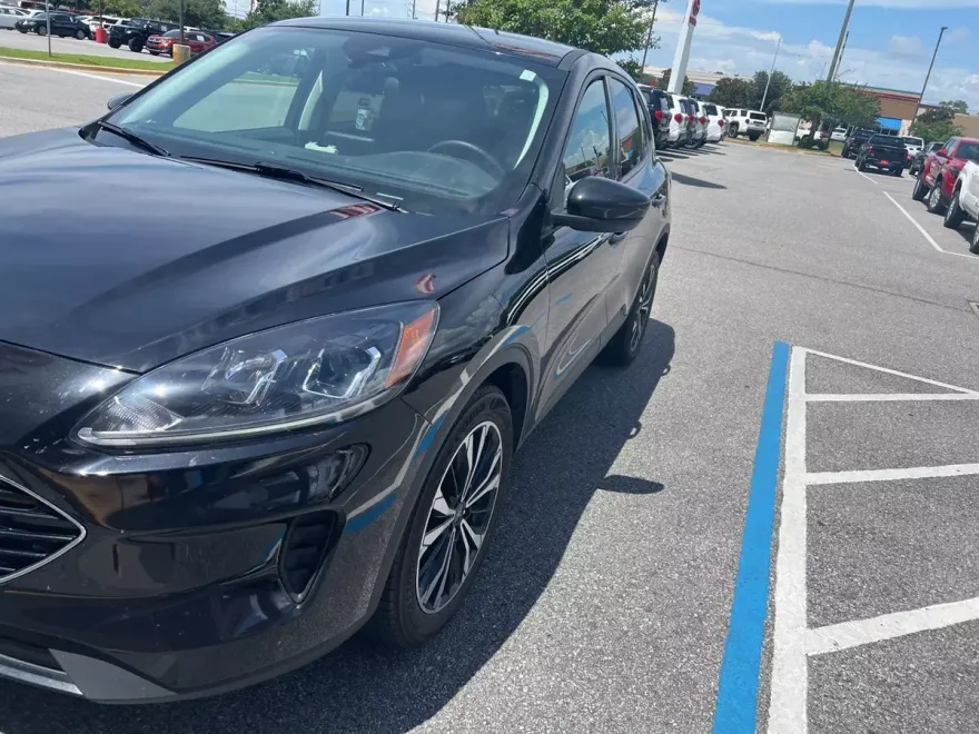 2022 Ford Escape SE Hybrid photo 1