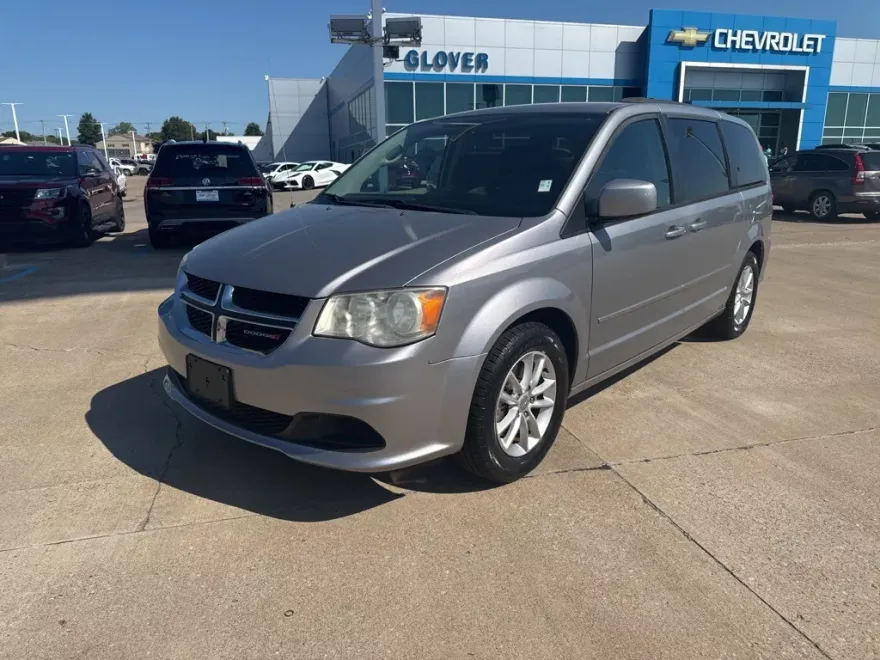 2014 Dodge Grand Caravan SXT photo 1