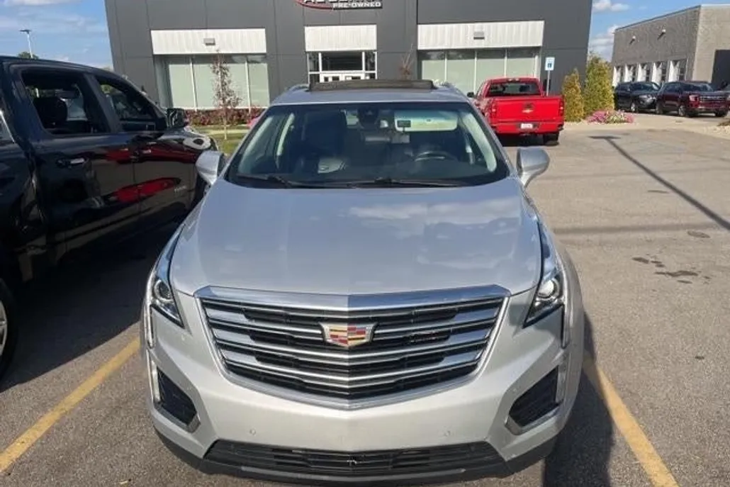 2017 Cadillac XT5 Luxury photo 1