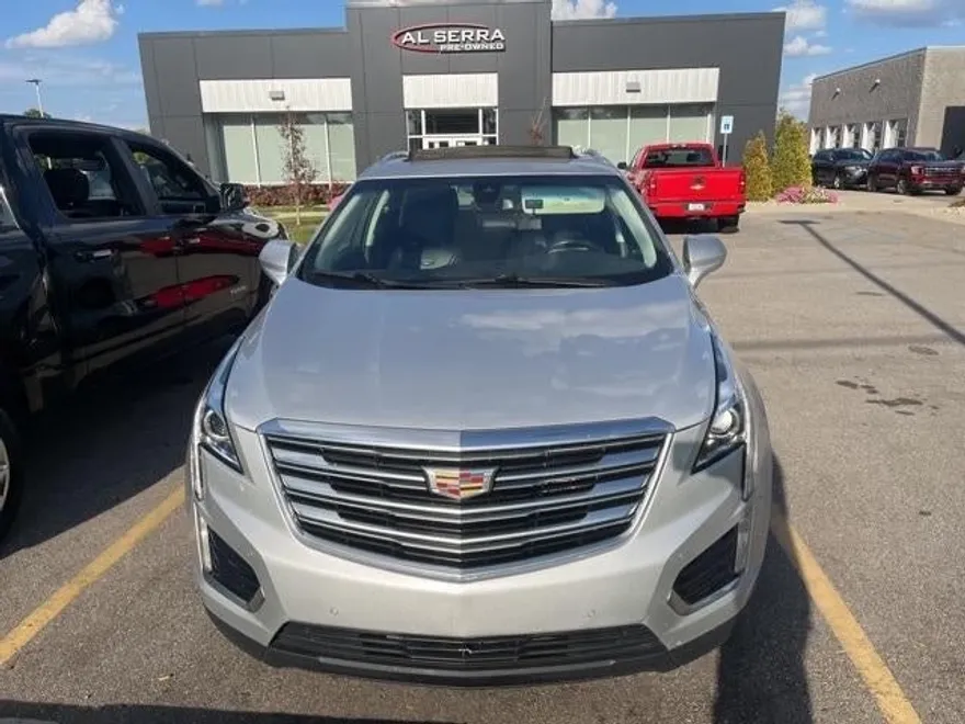 2017 Cadillac XT5 Luxury photo 1