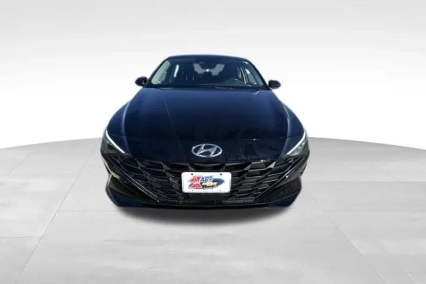 2022 Hyundai Elantra SEL Convenience photo 1