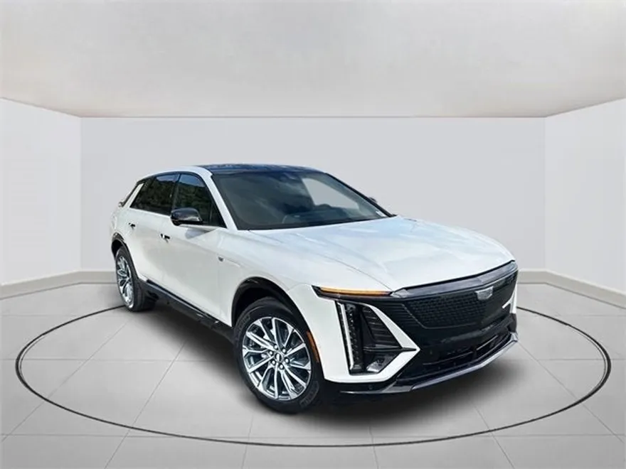 2025 Cadillac Lyriq Sport photo 1