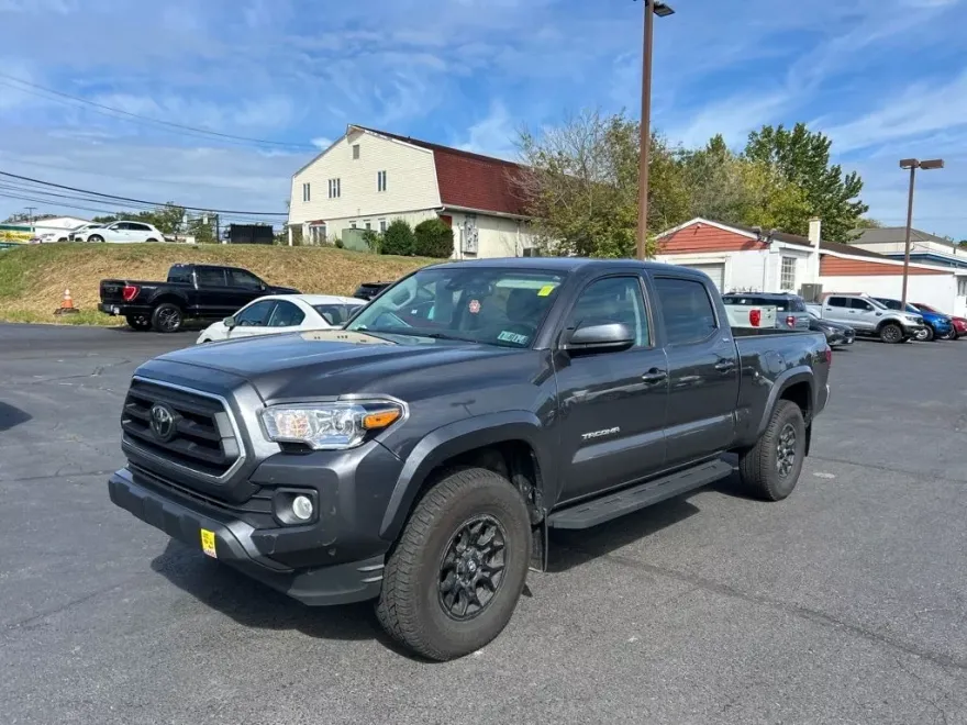 2022 Toyota Tacoma SR5 V6 photo 1