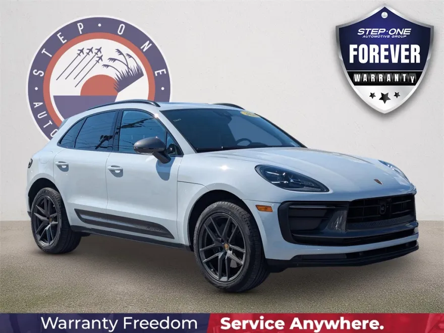2024 Porsche Macan T photo 1