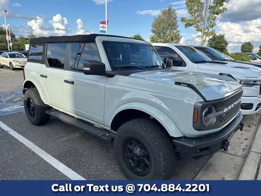 2022 Ford Bronco Badlands photo 1
