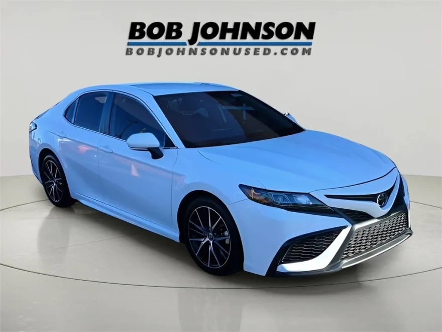 2023 Toyota Camry SE photo 1
