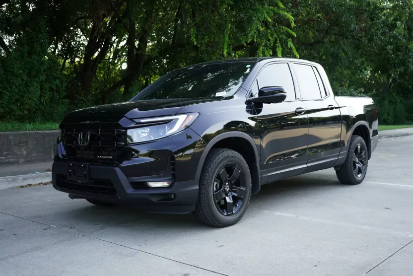 2025 Honda Ridgeline Black Edition photo 1