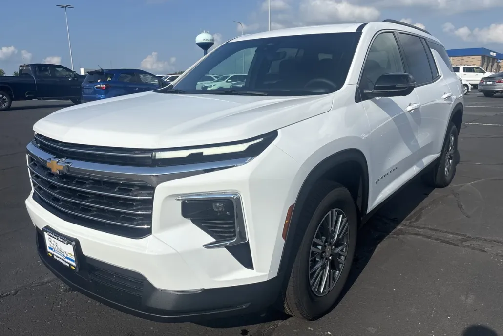 2026 Chevrolet Traverse photo 1