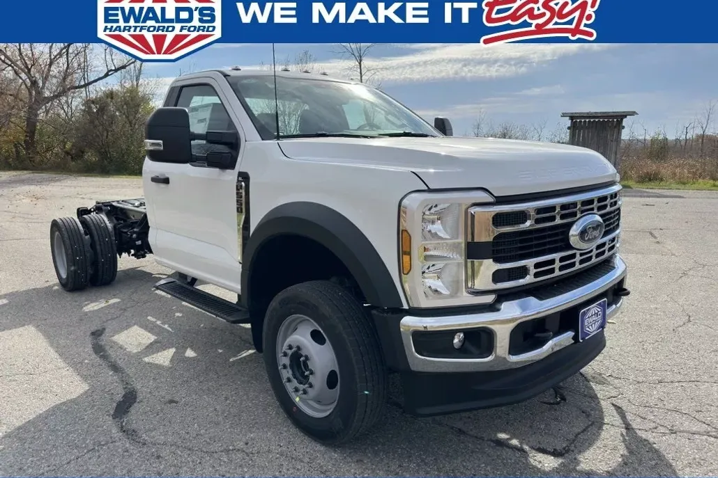 2024 Ford F-550 photo 1