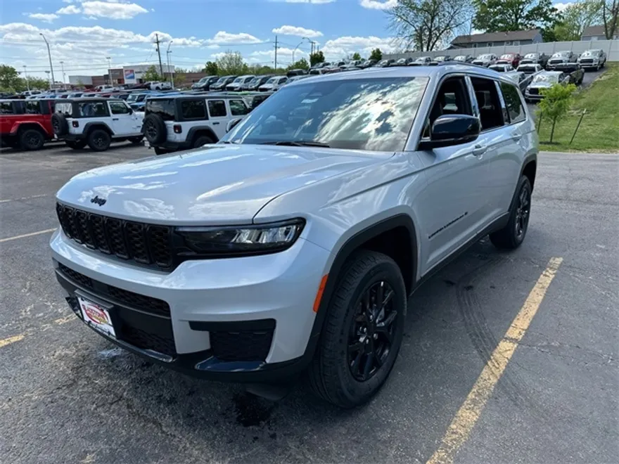 2025 Jeep Grand Cherokee Altitude X photo 1
