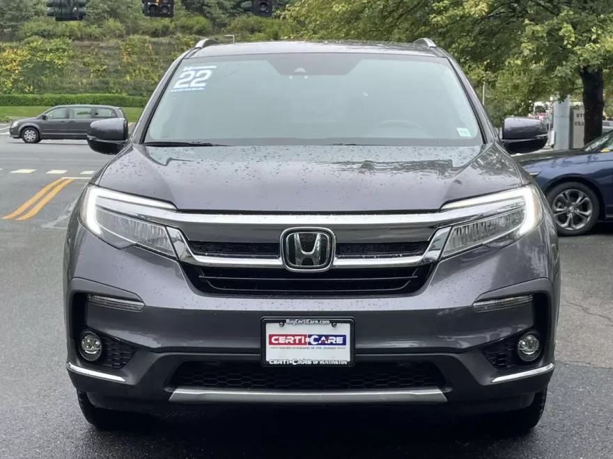 2022 Honda Pilot Touring photo 1