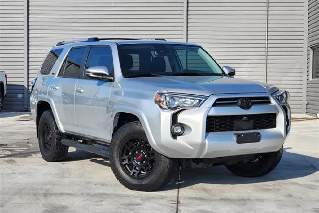 2023 Toyota 4Runner SR5 Premium photo 1