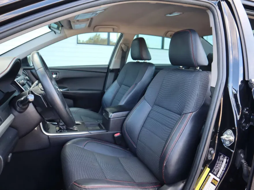 2015 Toyota Camry photo 1