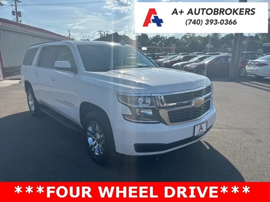 2017 Chevrolet Suburban LT photo 1