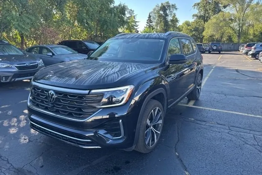 2024 Volkswagen Atlas SEL Premium R-Line photo 1