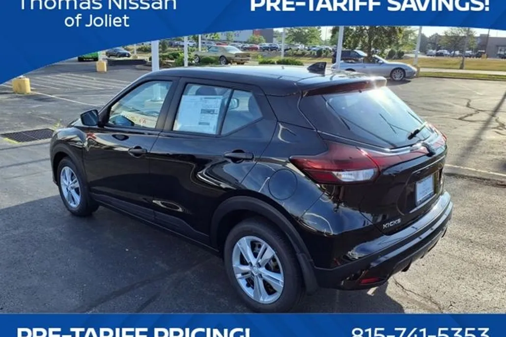 2025 Nissan Kicks Play S photo 1