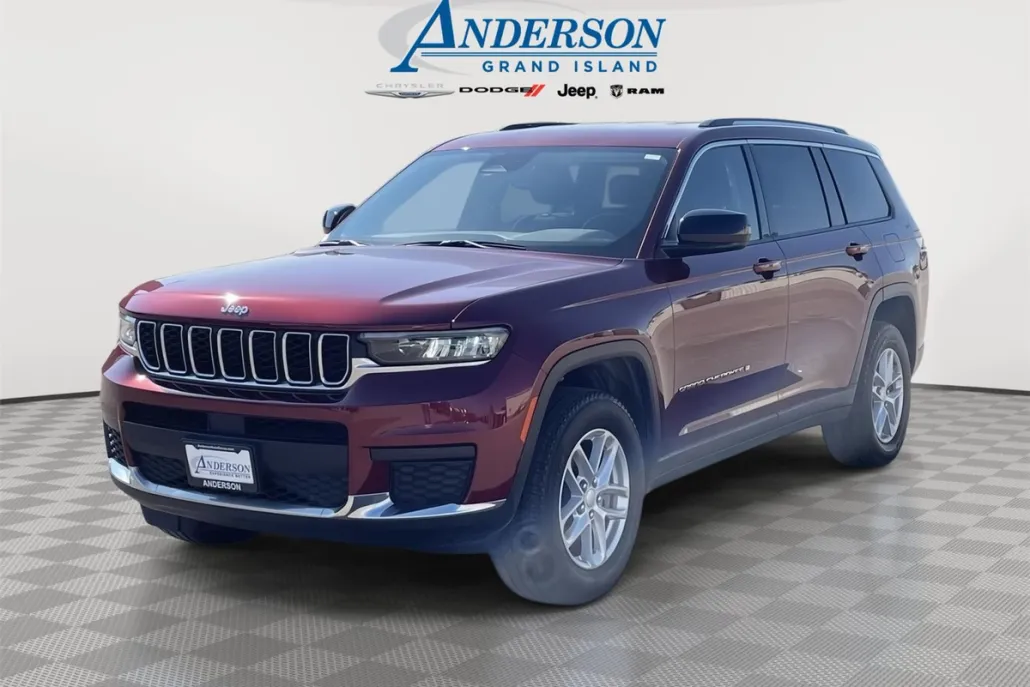 2022 Jeep Grand Cherokee Laredo photo 1