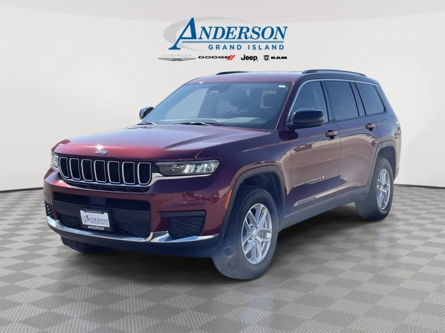2022 Jeep Grand Cherokee Laredo photo 1