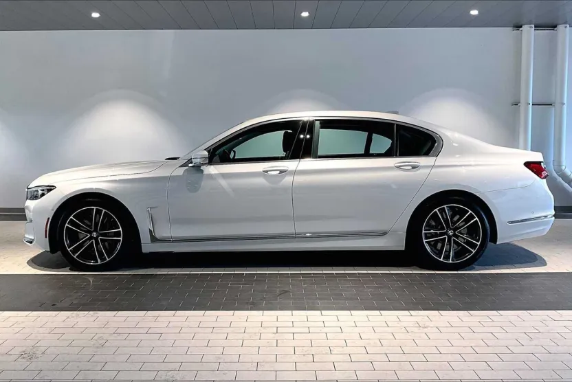 2020 Bmw 750i xDrive Sedan photo 1