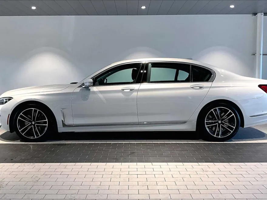 2020 Bmw 750i xDrive Sedan photo 1