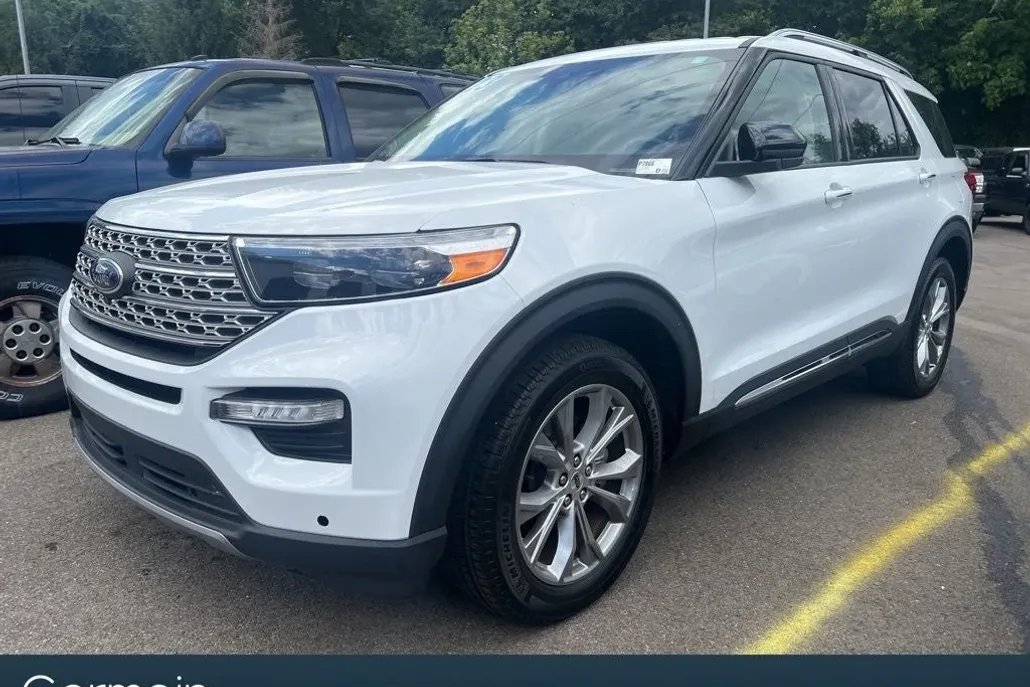 2023 Ford Explorer Limited photo 1