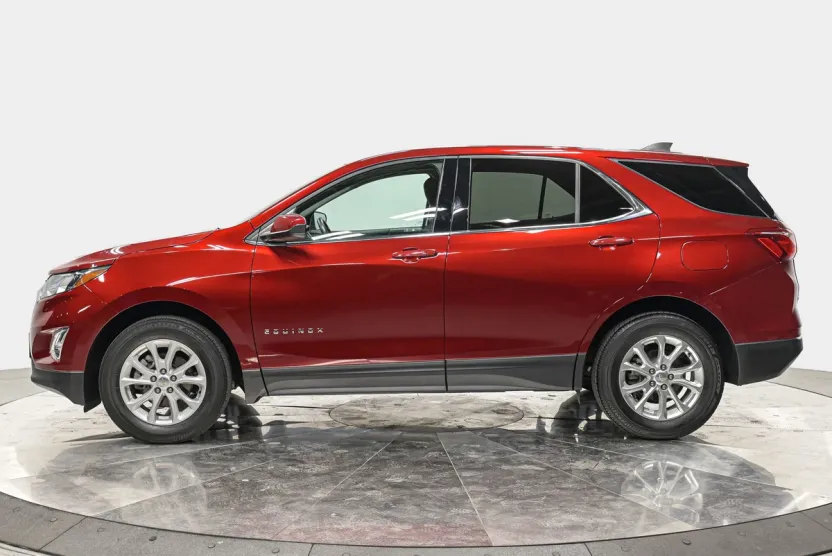 2020 Chevrolet Equinox LT photo 1