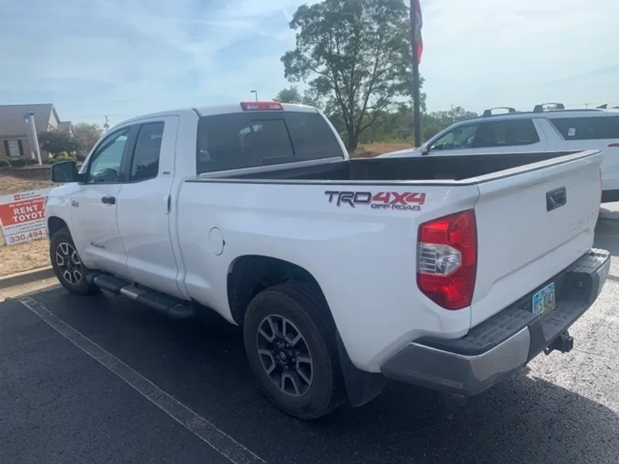 2018 Toyota Tundra SR5 photo 1