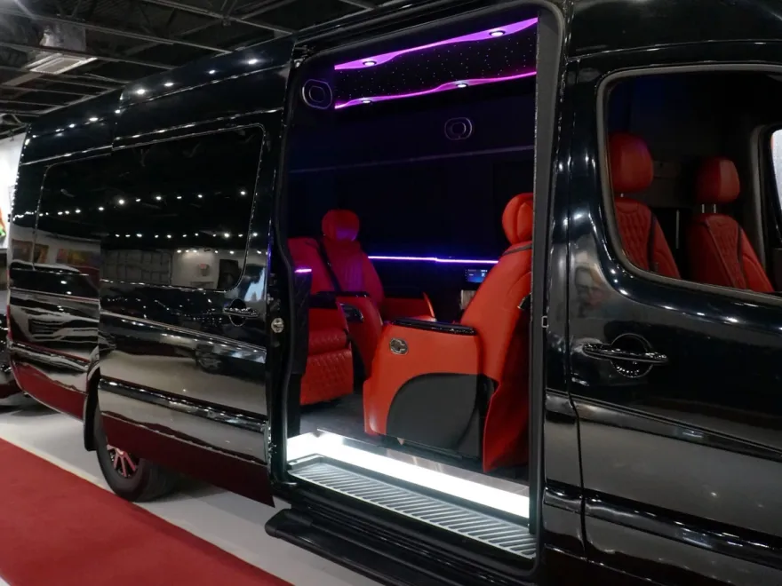2015 Mercedes Benz Sprinter 2500 photo 1