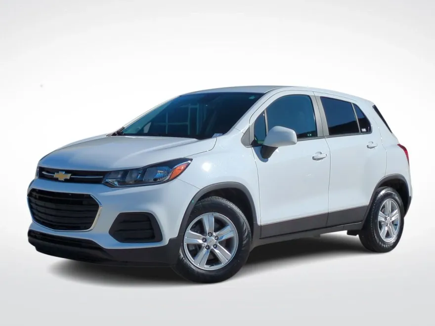 2021 Chevrolet Trax LS photo 1