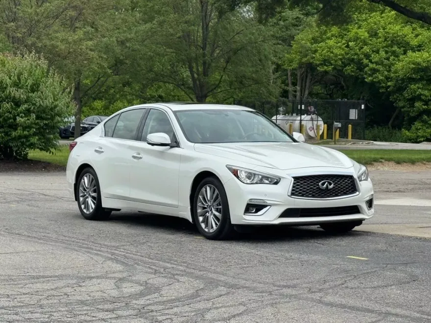 2024 Infiniti Q50 LUXE photo 1