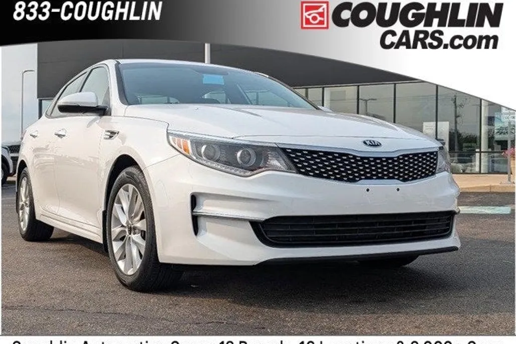 2017 Kia Optima EX photo 1