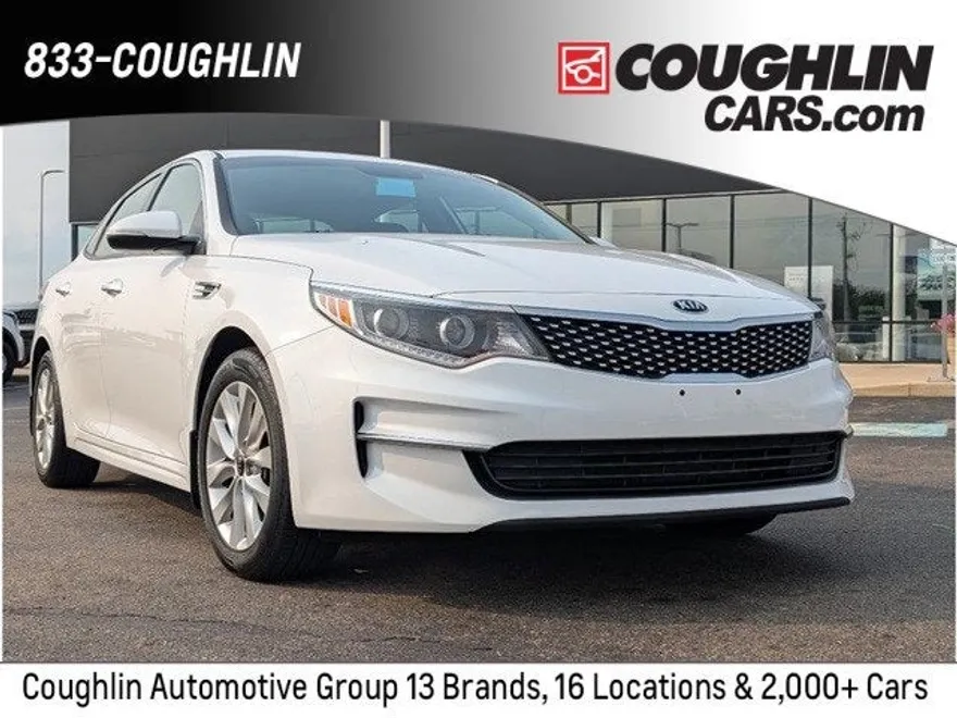 2017 Kia Optima EX photo 1