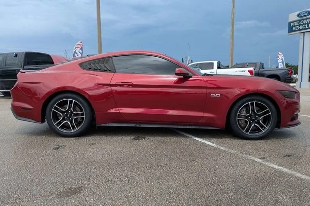 2017 Ford Mustang GT Premium photo 1