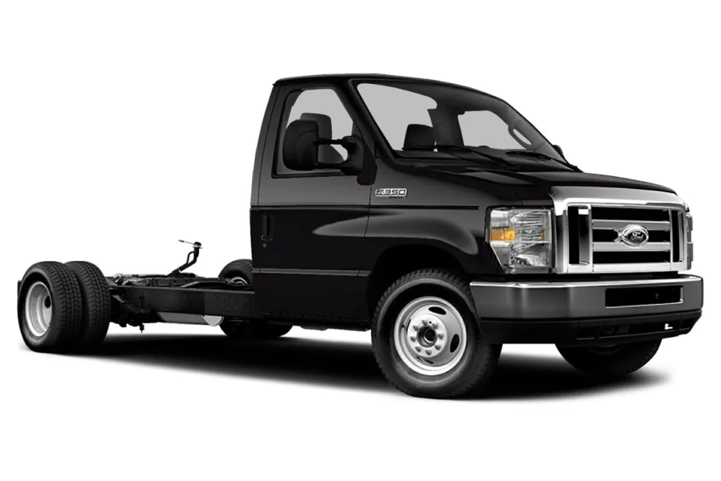 2015 Ford E-450 Cutaway photo 1