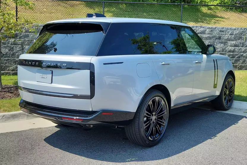 2025 Land Rover Range Rover SE photo 1