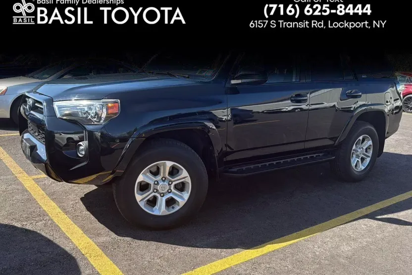 2022 Toyota 4Runner SR5 photo 1