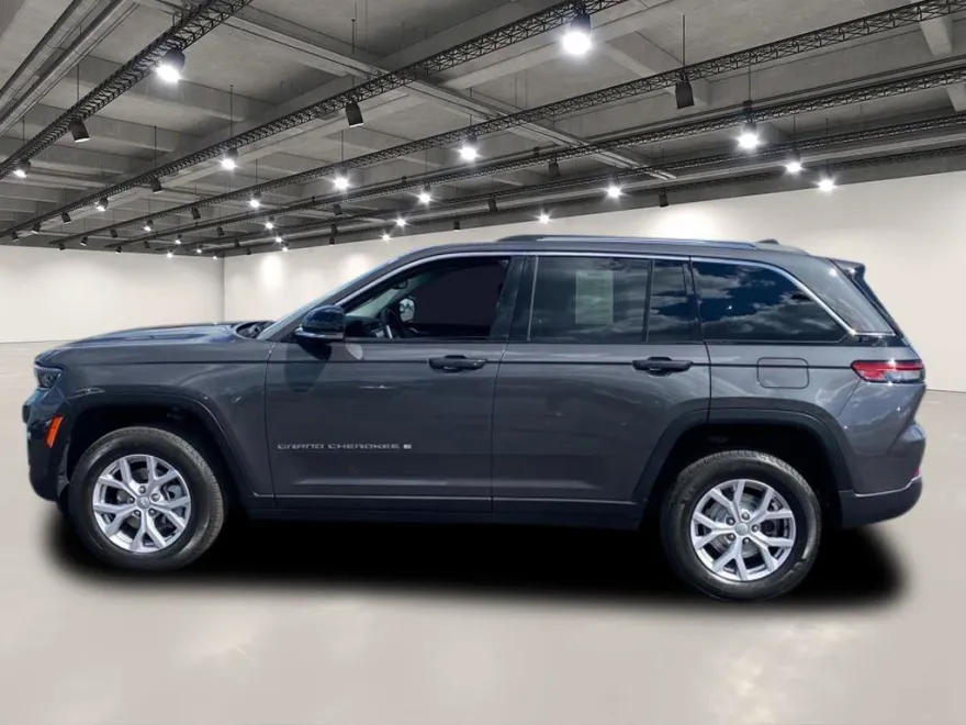 2022 Jeep Grand Cherokee Limited photo 1