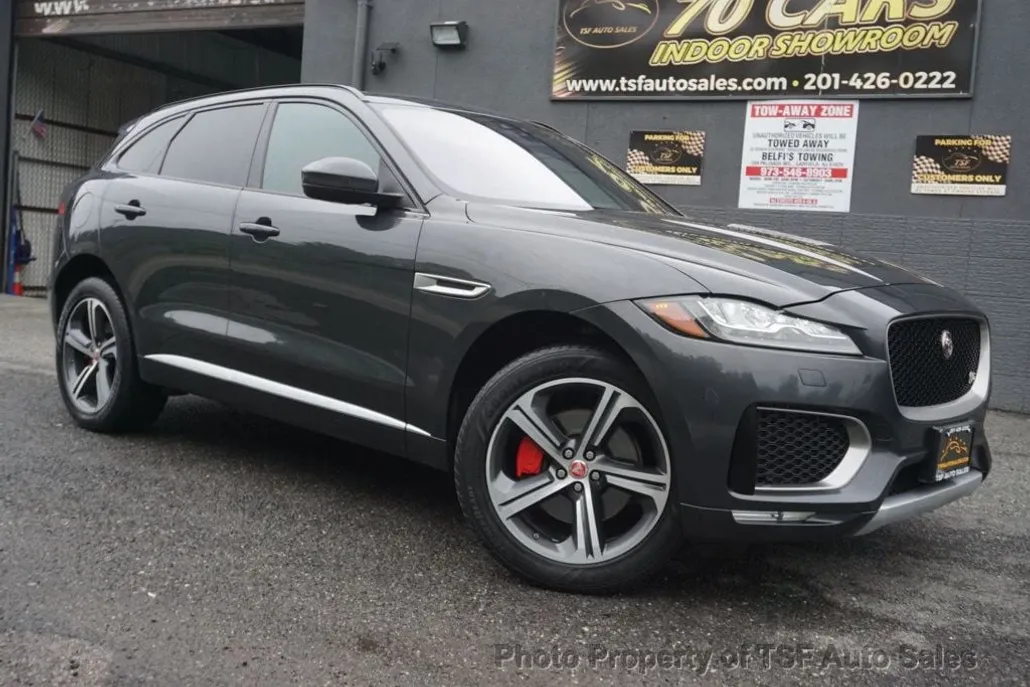 2017 Jaguar F-PACE S photo 1