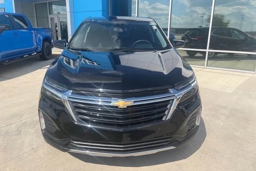 2023 Chevrolet Equinox LT photo 1