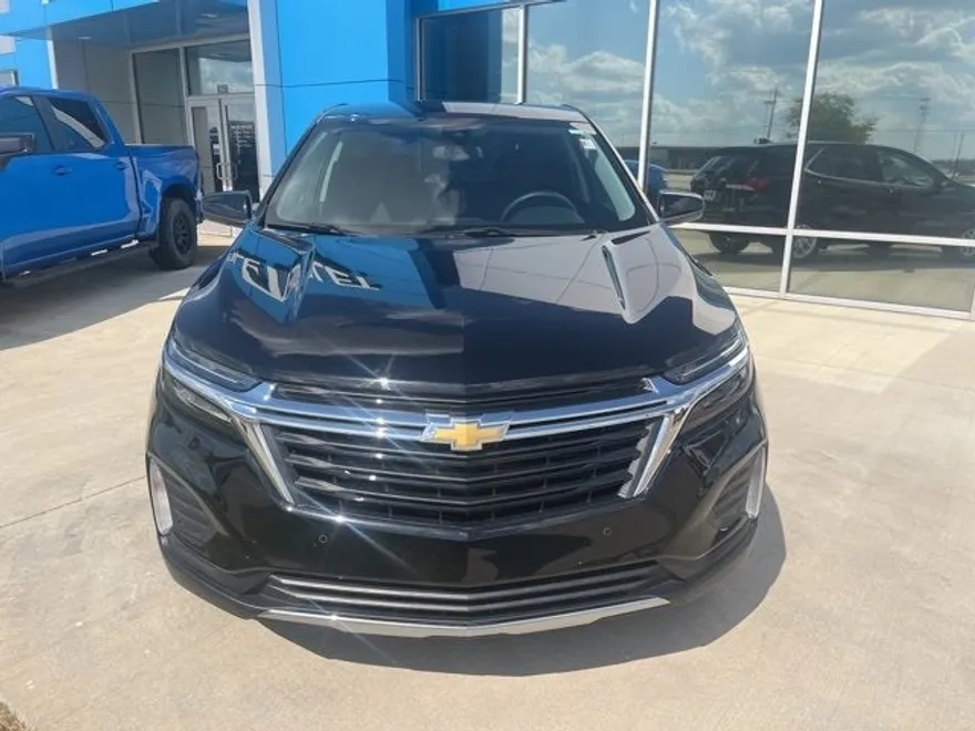 2023 Chevrolet Equinox LT photo 1