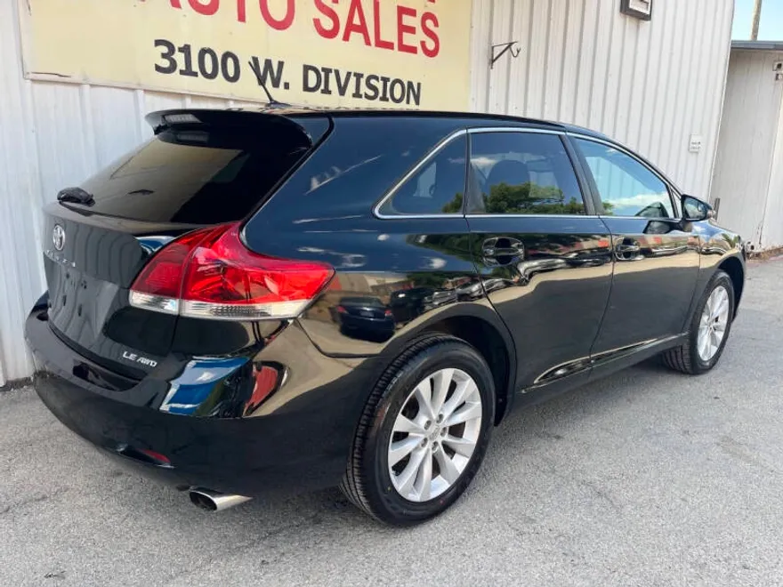 2013 Toyota Venza LE photo 1
