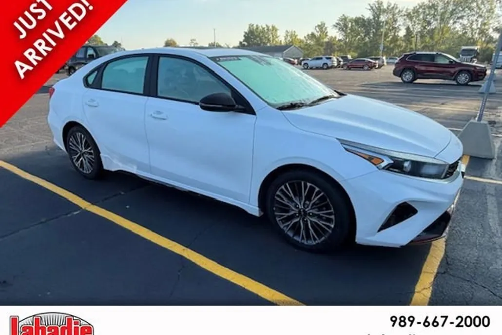 2023 Kia Forte GT-Line photo 1